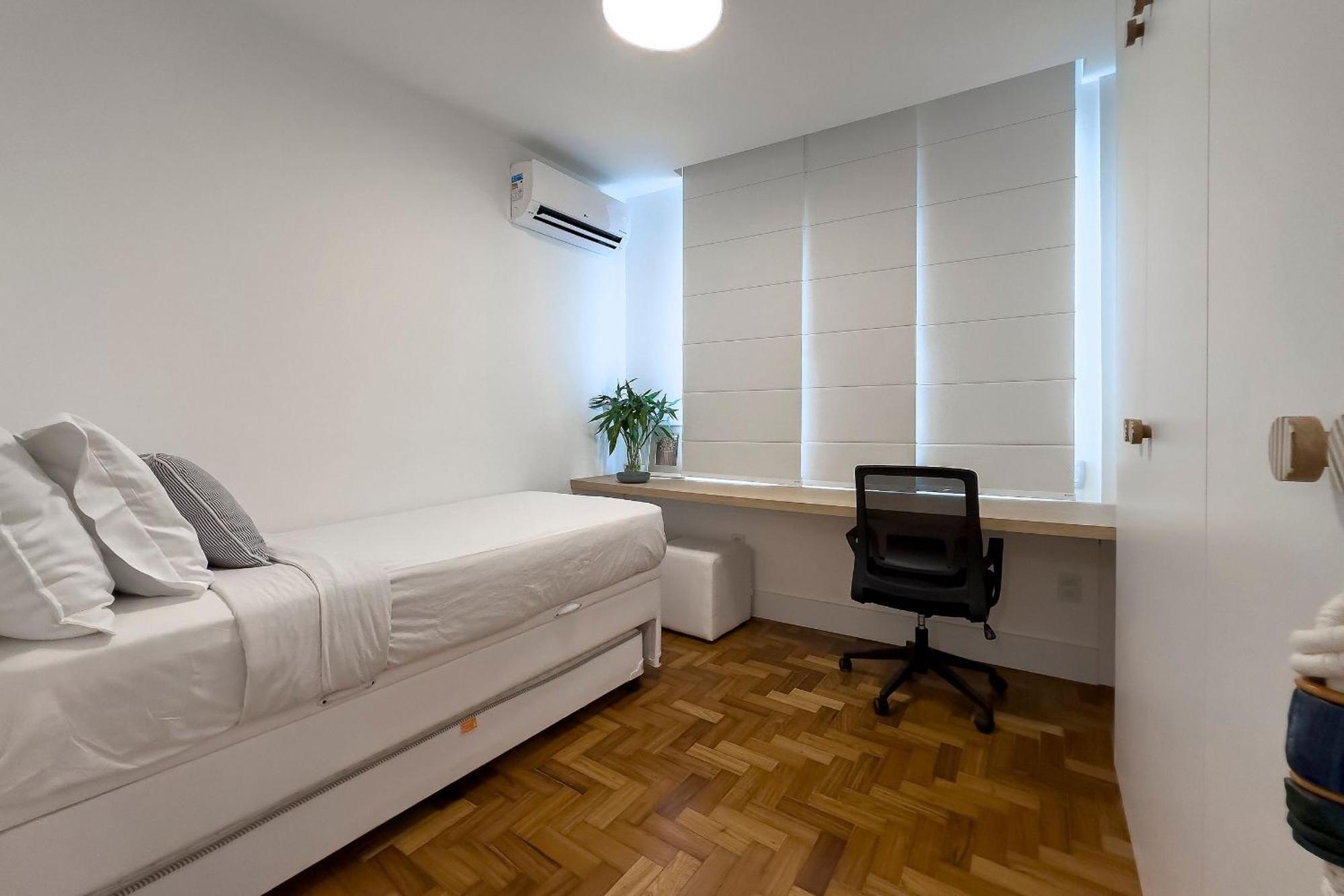 Apto. Silencioso E Bem Localizado Na Dias Ferreira Apartamento